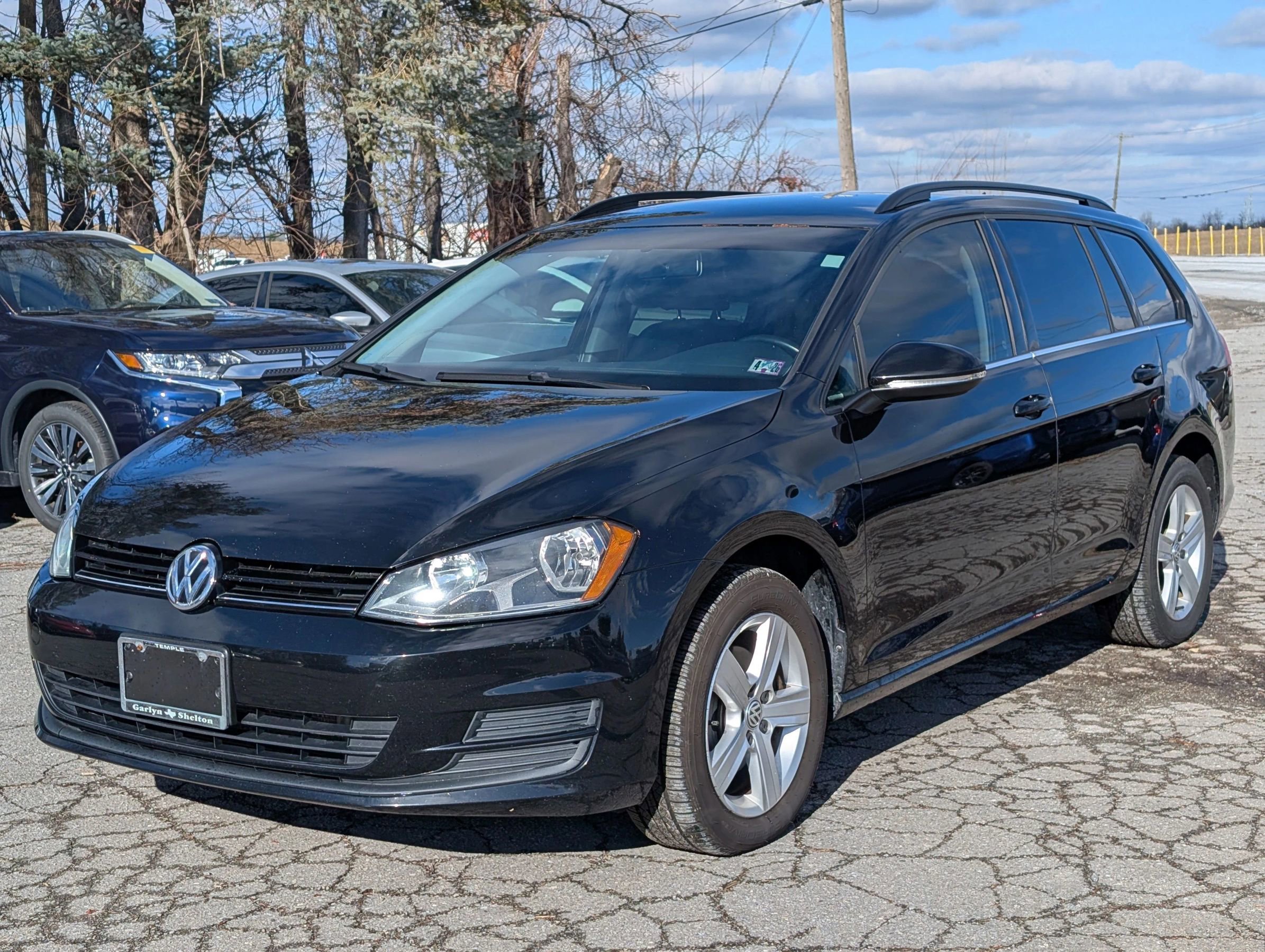 Used 2015 Volkswagen Golf TDI S image 1