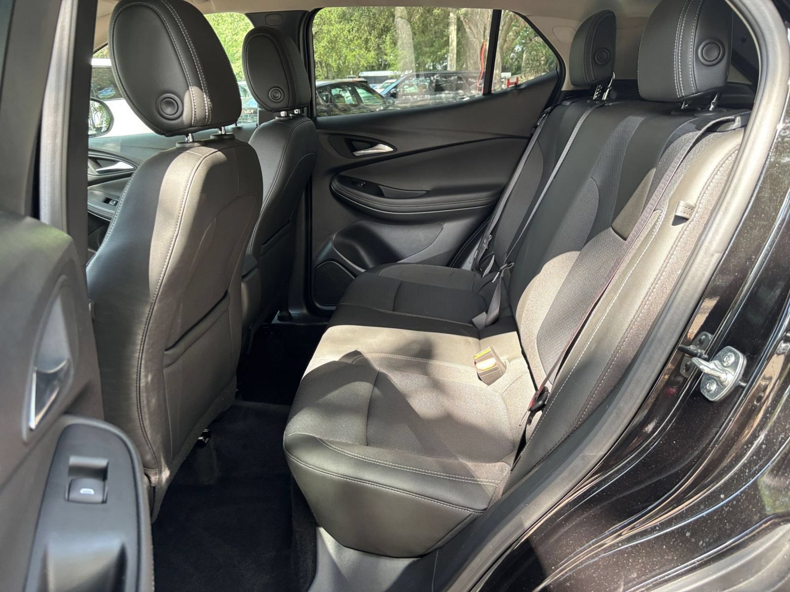 Used 2025 Buick Encore GX Preferred AWD/4WD image 38