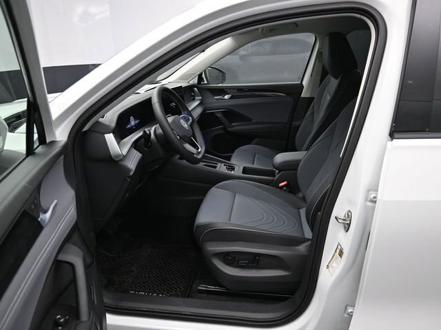 New 2026 Volkswagen Tiguan SE image 9
