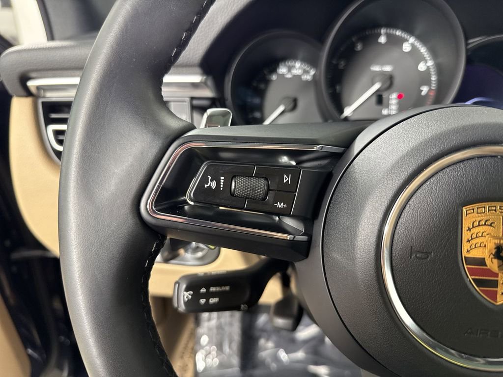 Certified 2022 Porsche Macan AWD/4WD image 37