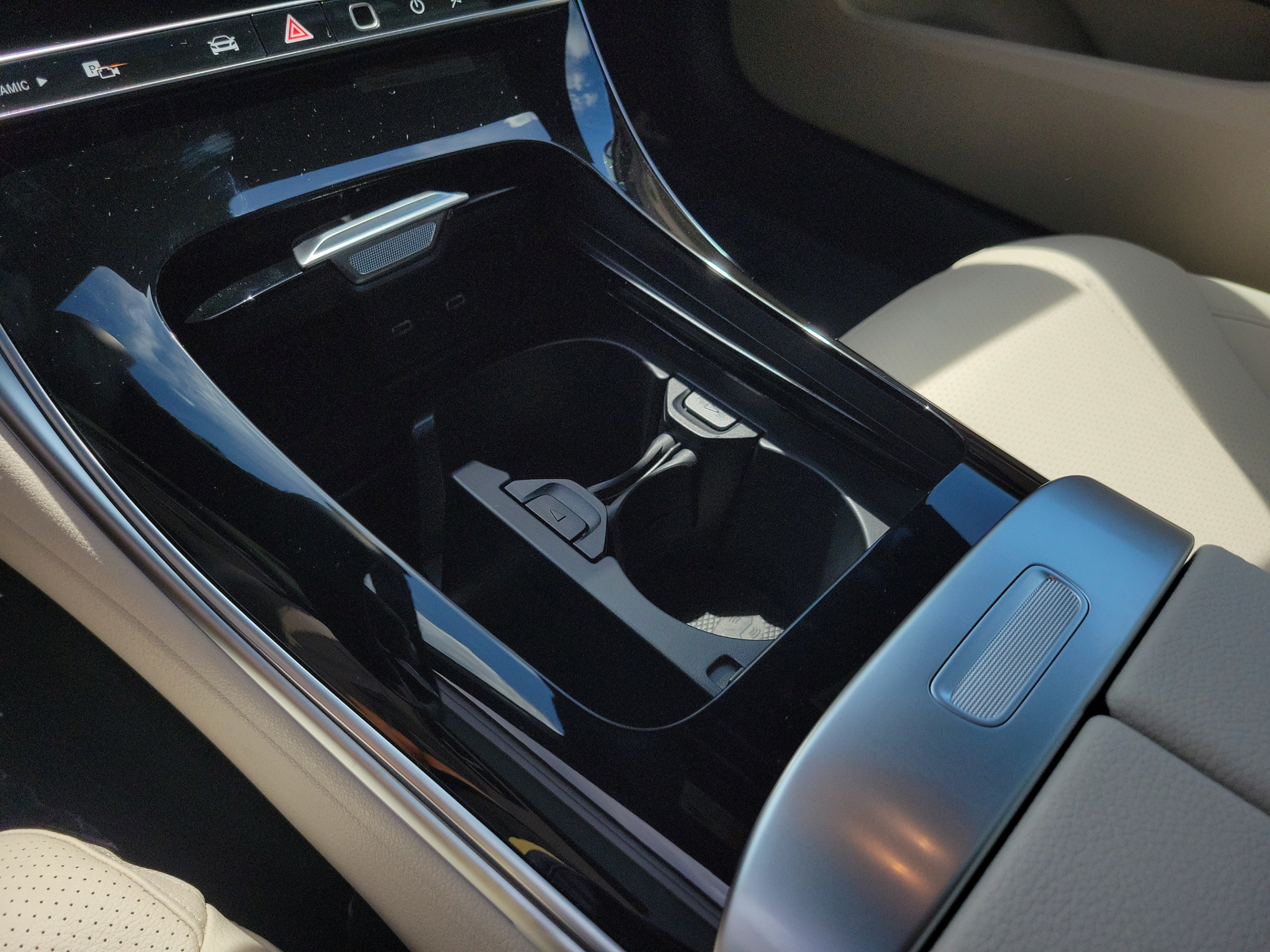 New 2026 Mercedes-Benz CLE 300 4MATIC Coupe image 11