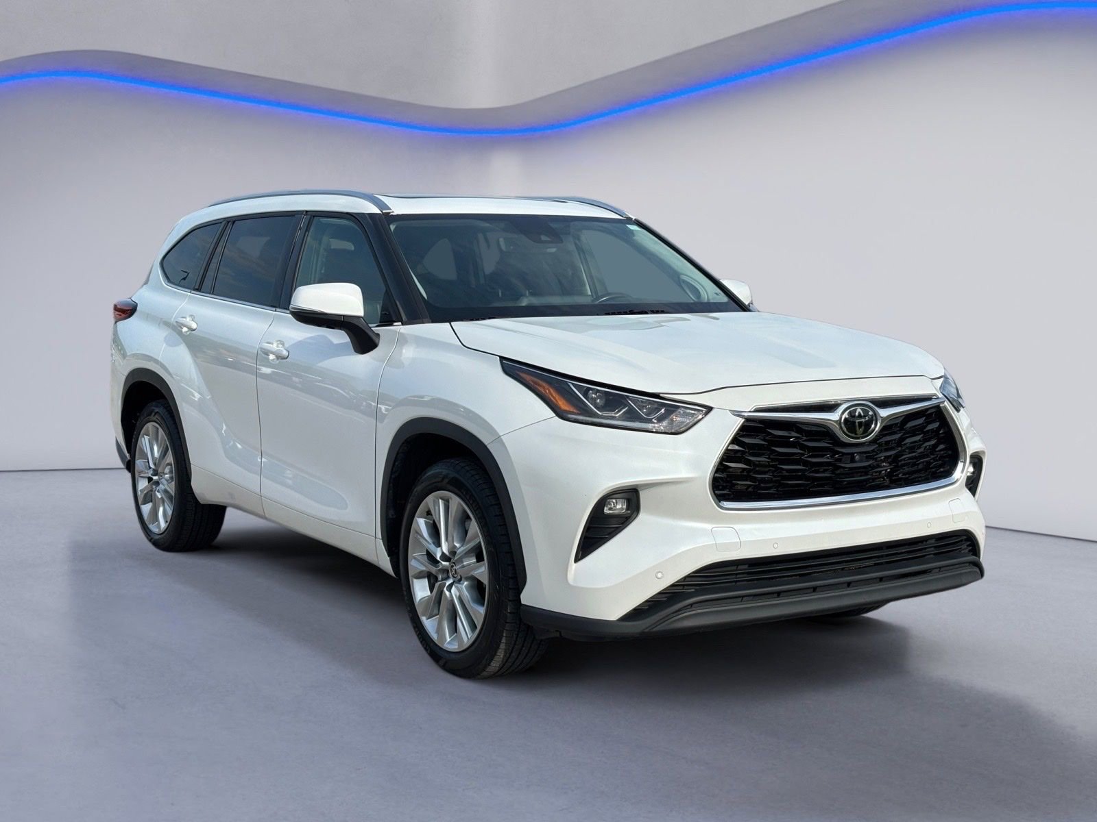 Used 2022 Toyota Highlander Limited FWD image 5