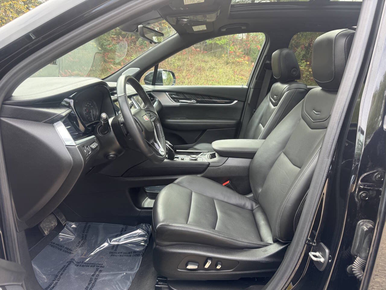 Used 2024 Cadillac XT6 Premium Luxury w/ Technology Package AWD/4WD image 9