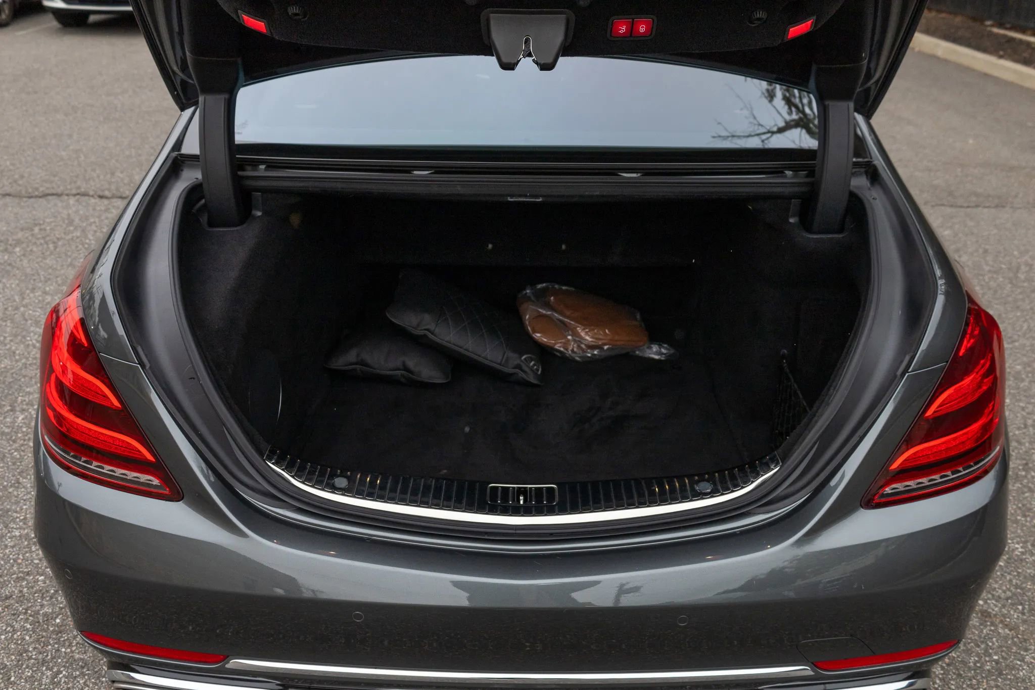 Used 2018 Mercedes-Benz Maybach S 560 4MATIC image 64