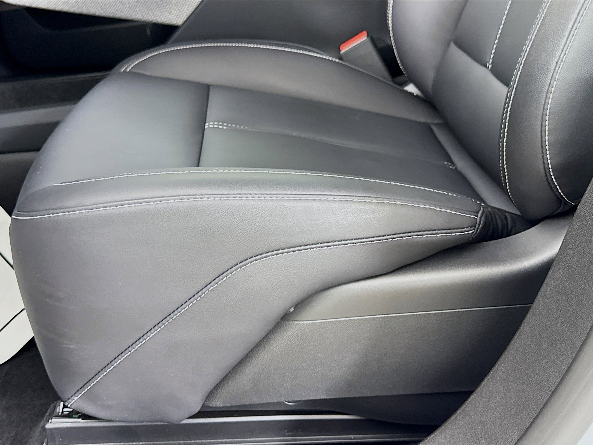 Used 2025 Cadillac Optiq Sport 1 AWD/4WD image 20