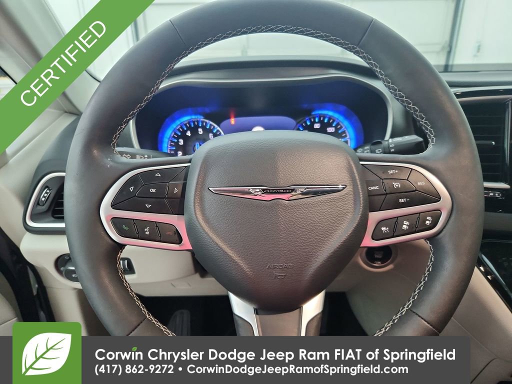 Used 2024 Chrysler Pacifica Touring-L FWD image 21