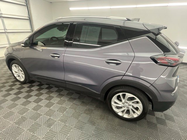 Used 2022 Chevrolet Bolt EUV LT w/ Comfort Package FWD image 15