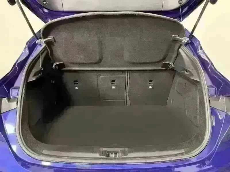 Used 2017 INFINITI QX30 FWD image 16
