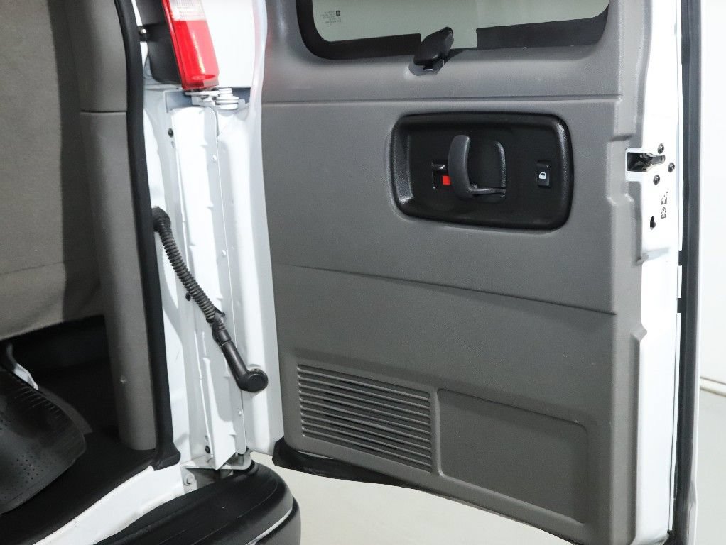 Used 2025 Chevrolet Express 3500 LT w/ LT Preferred Equipment Group RWD image 23