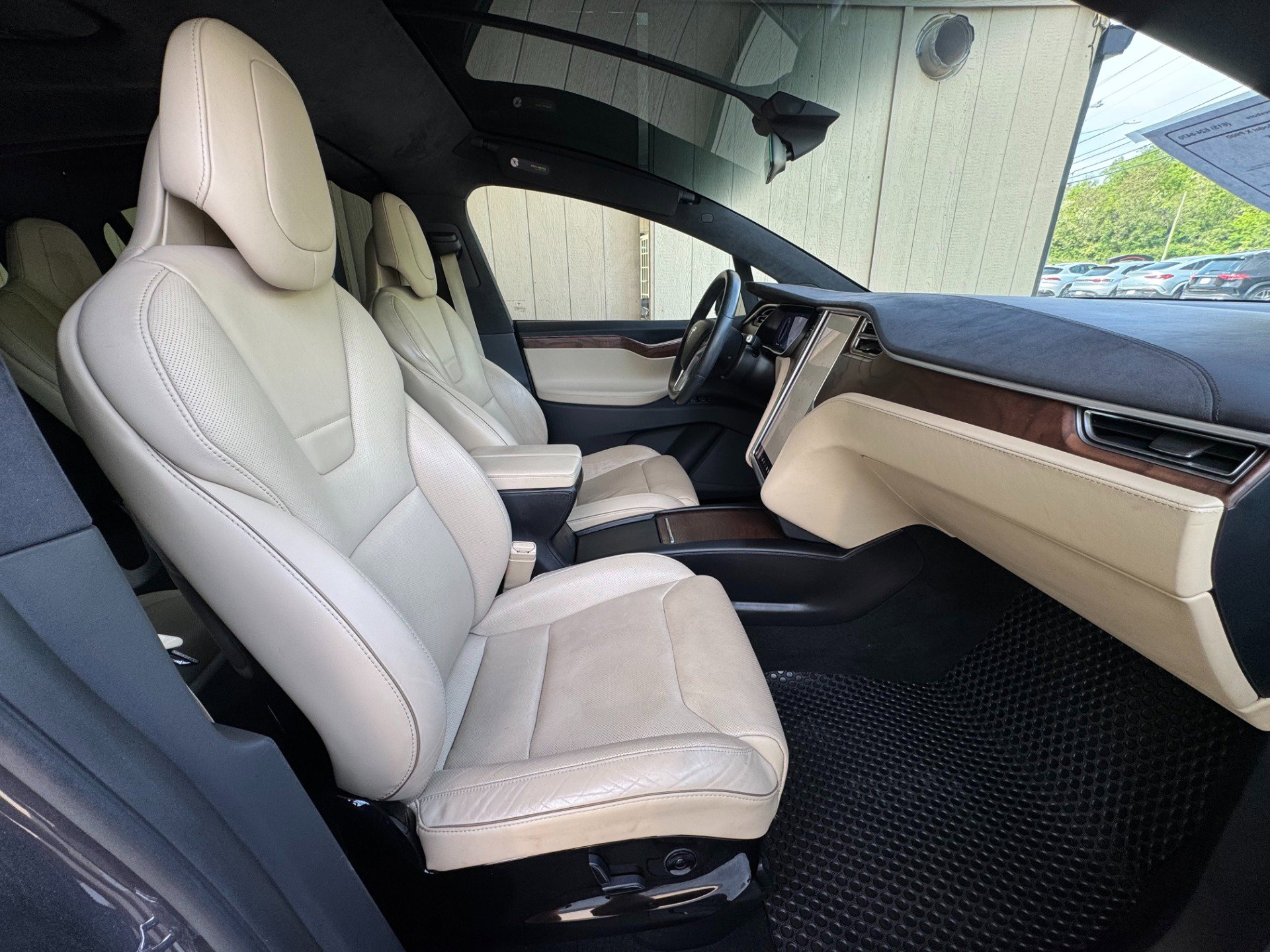 Used 2016 Tesla Model X Performance image 24