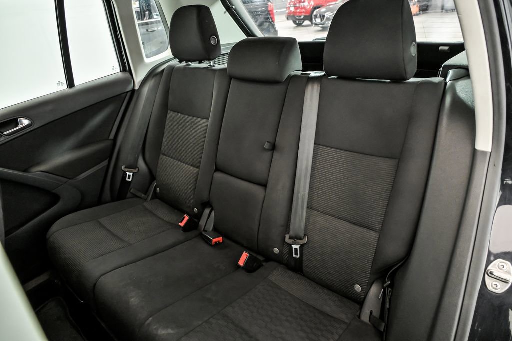 Used 2017 Volkswagen Tiguan Limited image 12