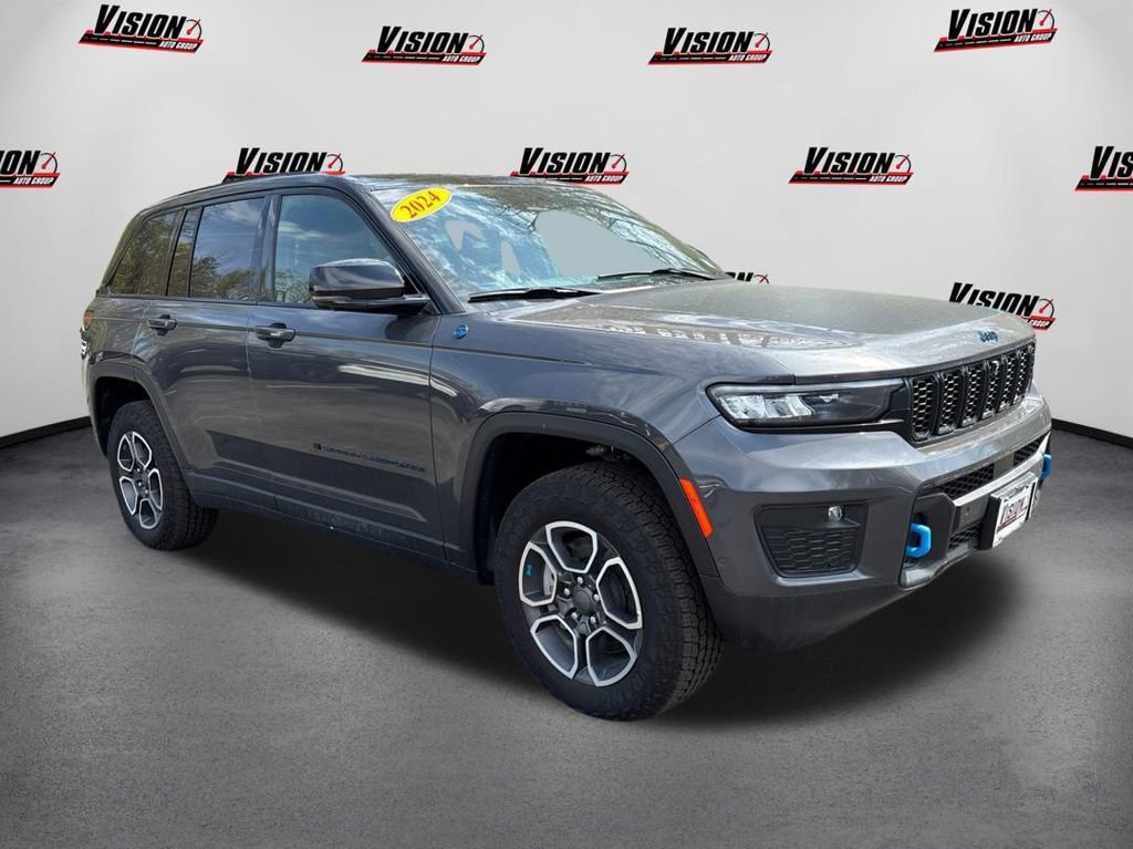 Used 2024 Jeep Grand Cherokee Trailhawk w/ Advanced Protech Group II image 3