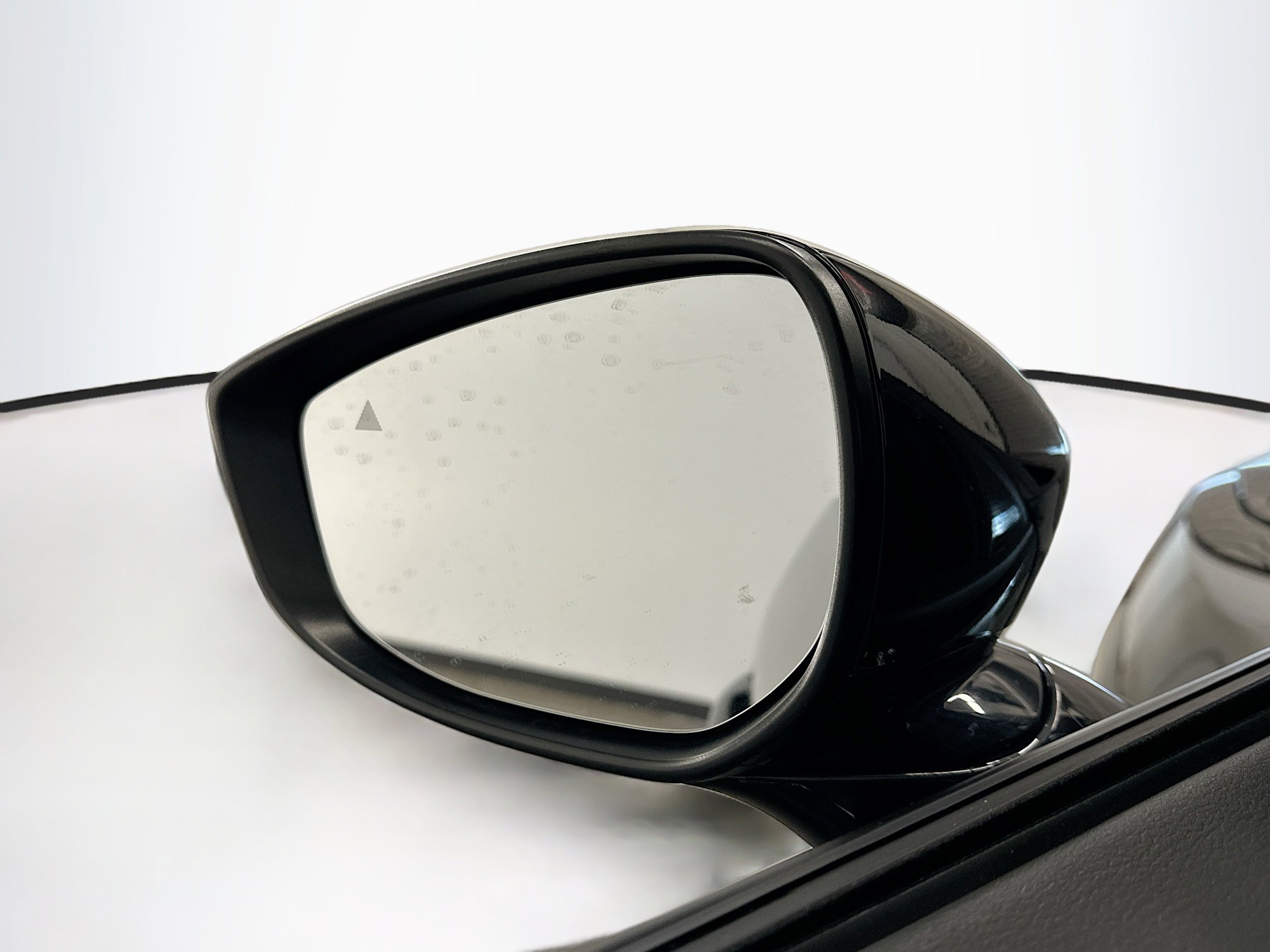 Used 2025 MAZDA CX-50 AWD 2.5 Hybrid w/ Premium Pkg image 16