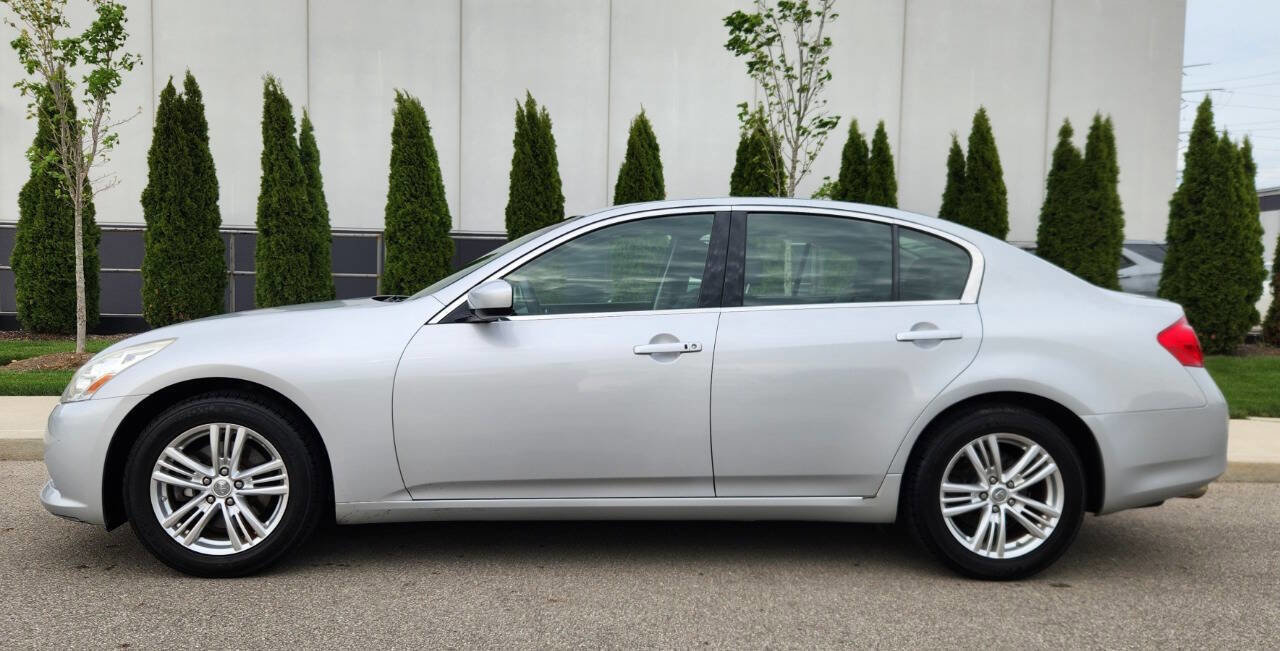 Used 2013 INFINITI G37 x Sedan w/ Premium Pkg AWD/4WD image 2