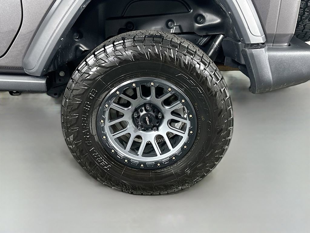 Used 2025 Jeep Wrangler Sport image 34