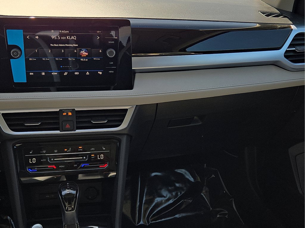 New 2026 Volkswagen Taos SE FWD image 15