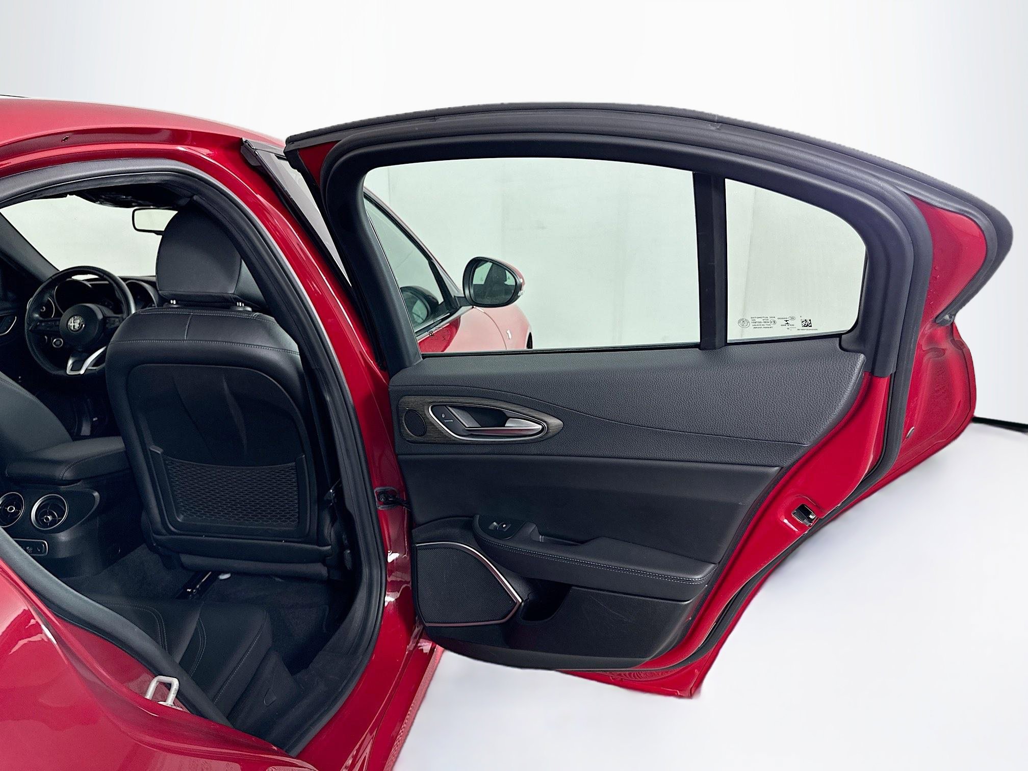 Used 2023 Alfa Romeo Giulia Ti image 30