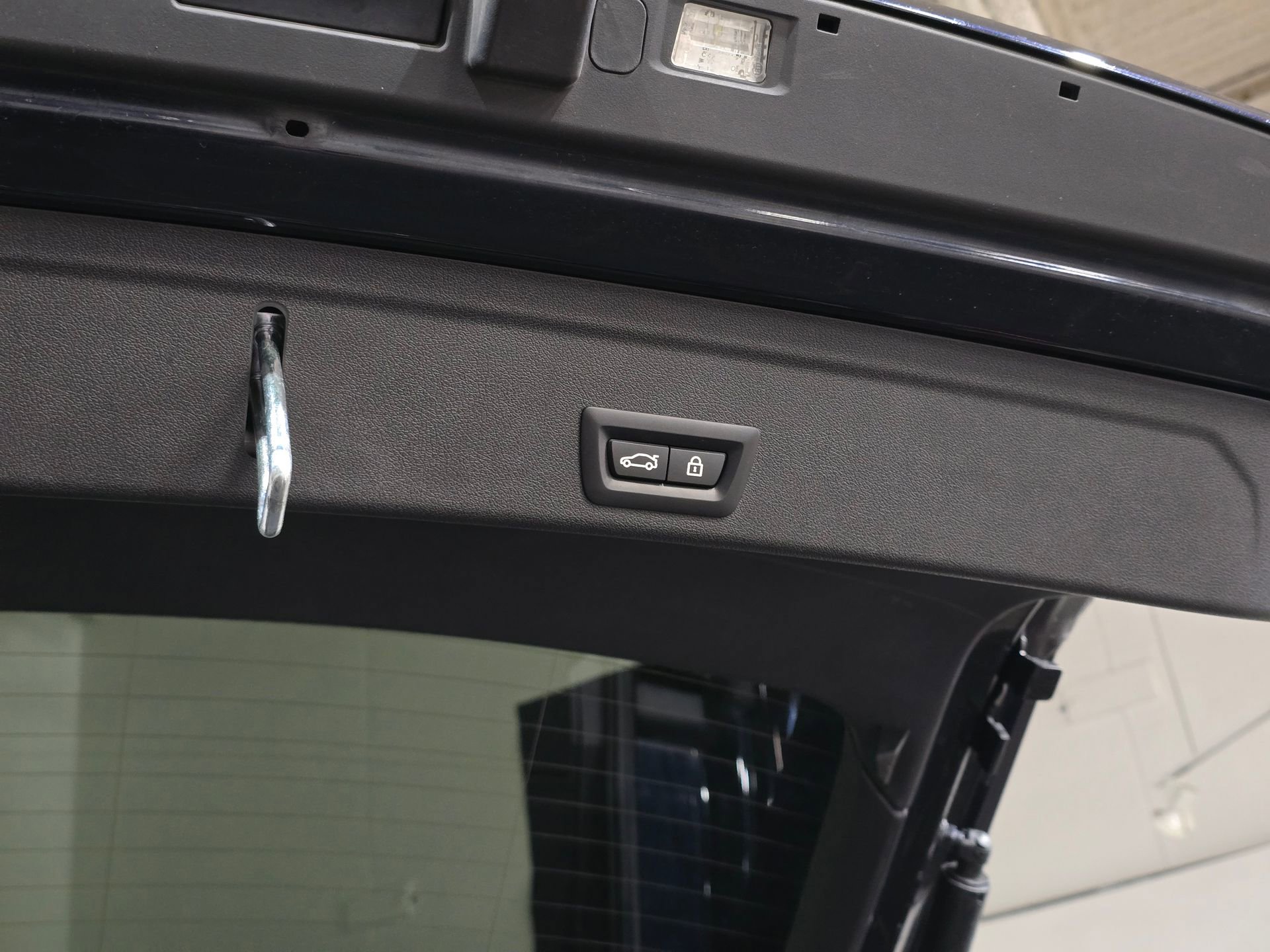 Used 2023 BMW X6 M50i w/ Parking Assistance Package image 12