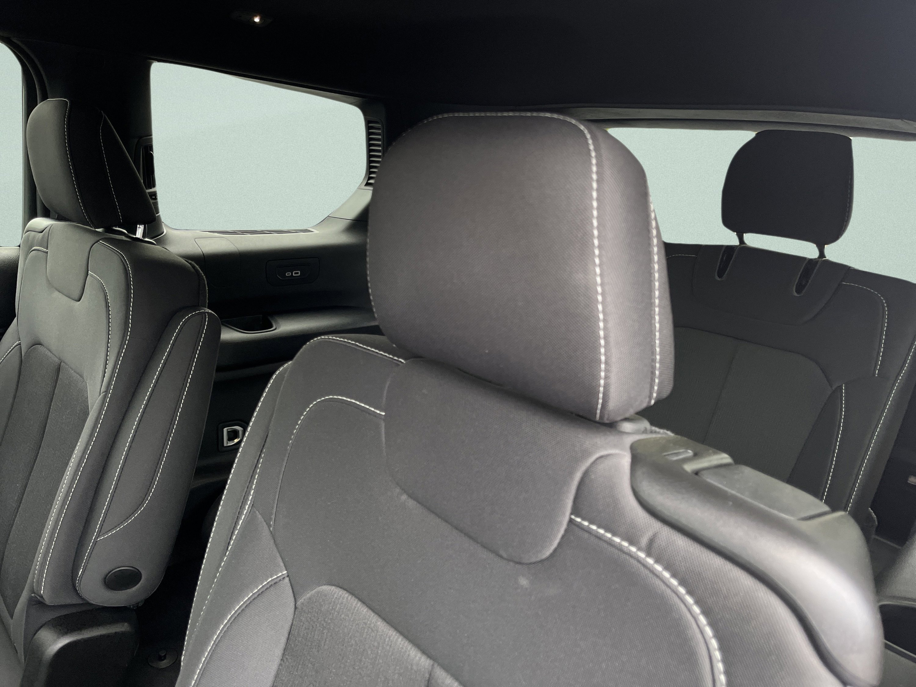 Used 2024 Jeep Grand Cherokee L Laredo w/ Luxury Tech Group I image 23