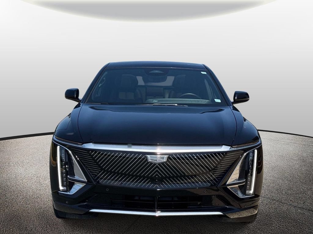 Certified 2025 Cadillac Lyriq Luxury w/ LPO, Floor Liner Package AWD/4WD image 5