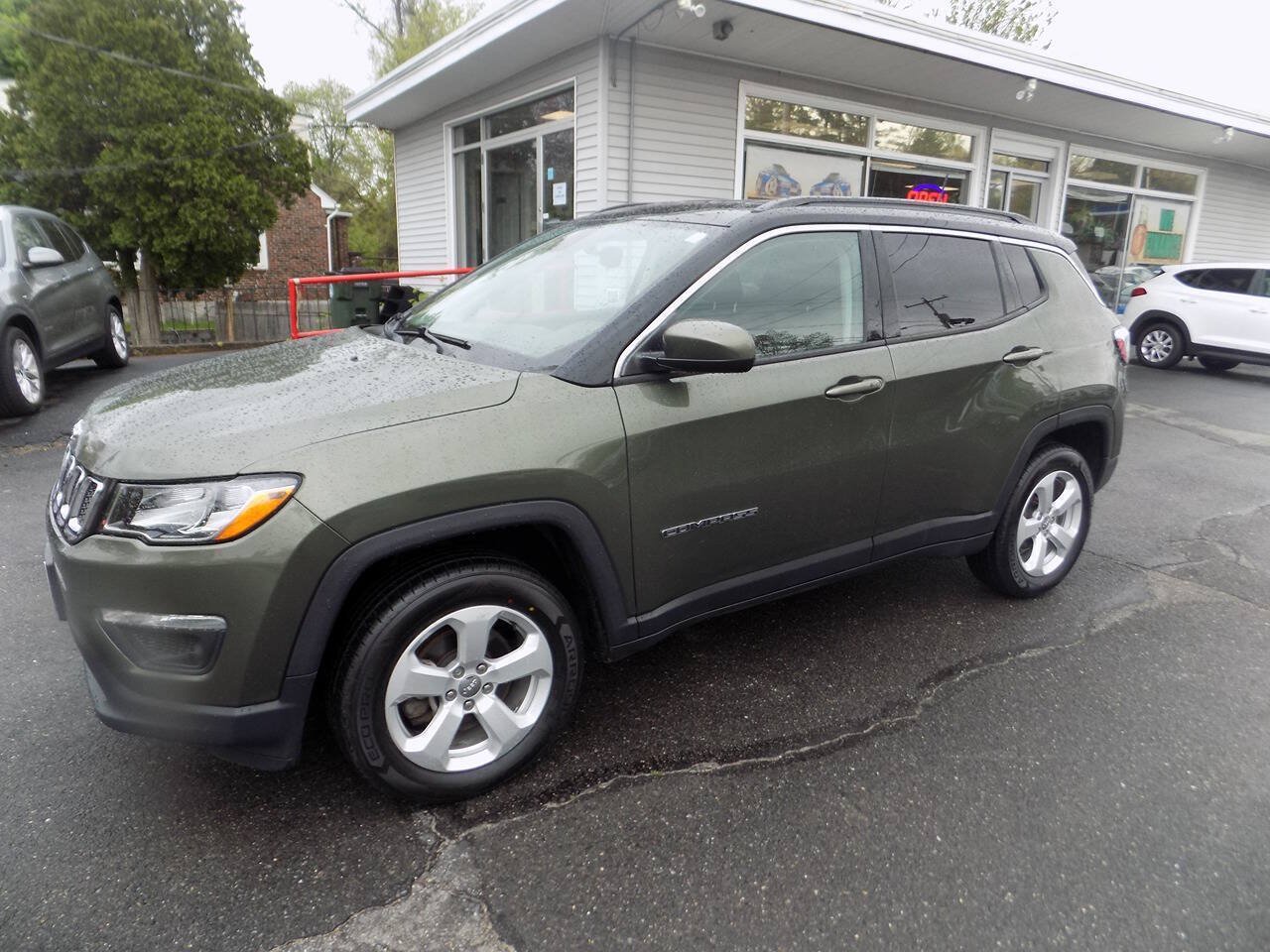 Used 2019 Jeep Compass Latitude w/ Cold Weather Group AWD/4WD image 8