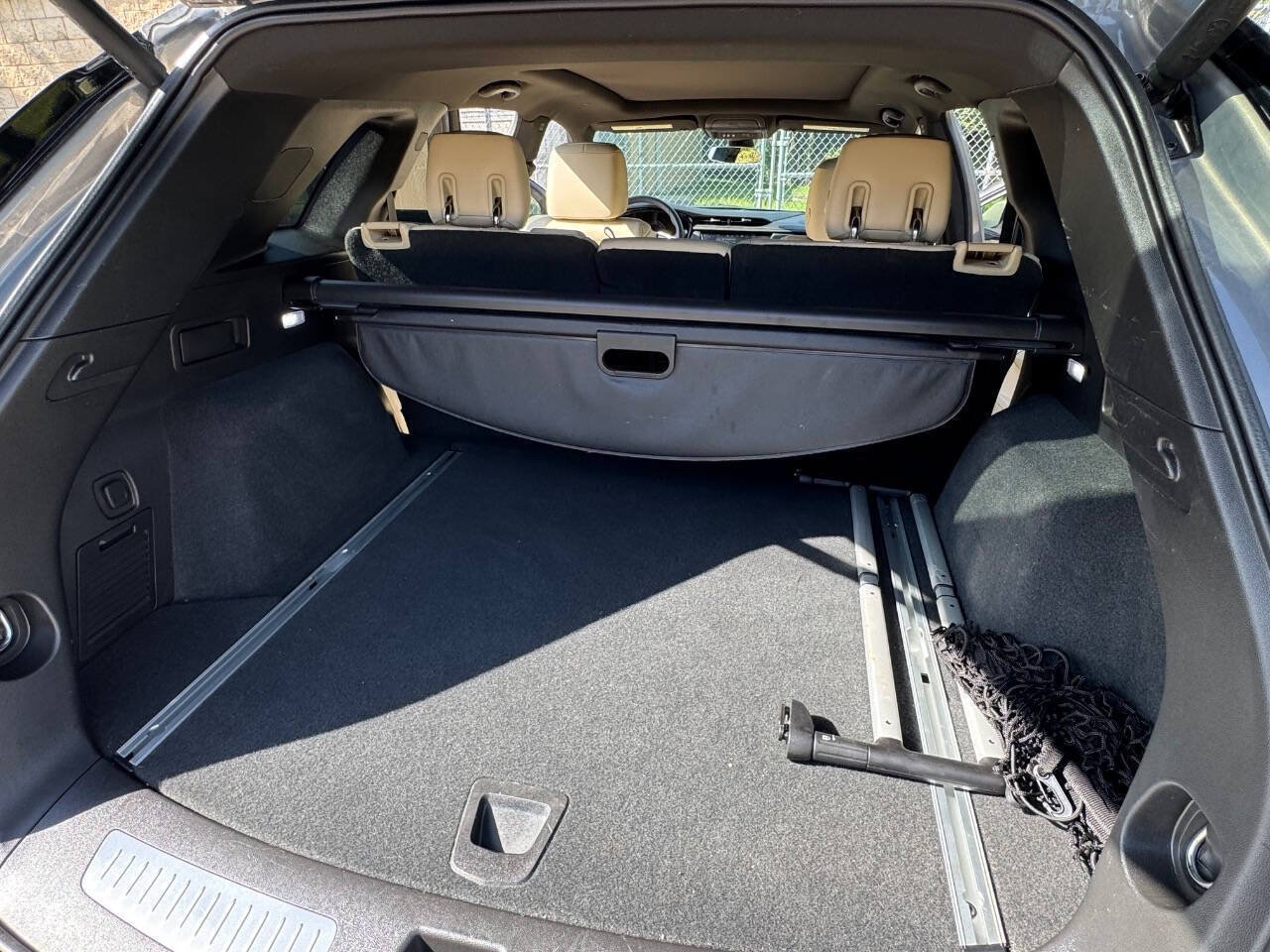 Used 2017 Cadillac XT5 Luxury w/ Driver Awareness Package FWD image 29