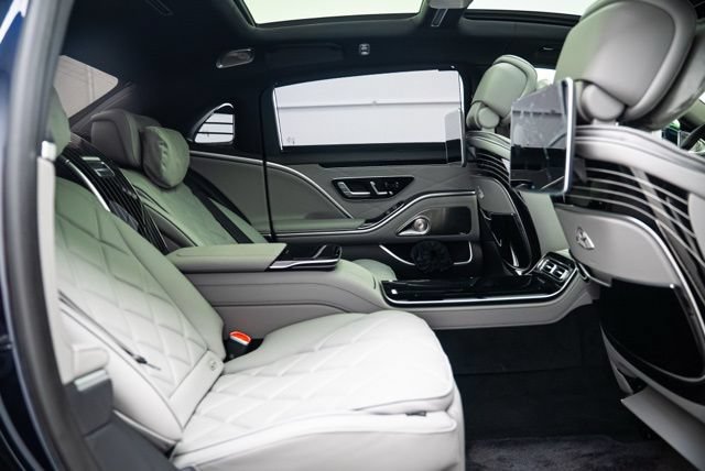Used 2025 Mercedes-Benz Maybach S 580 4MATIC image 18