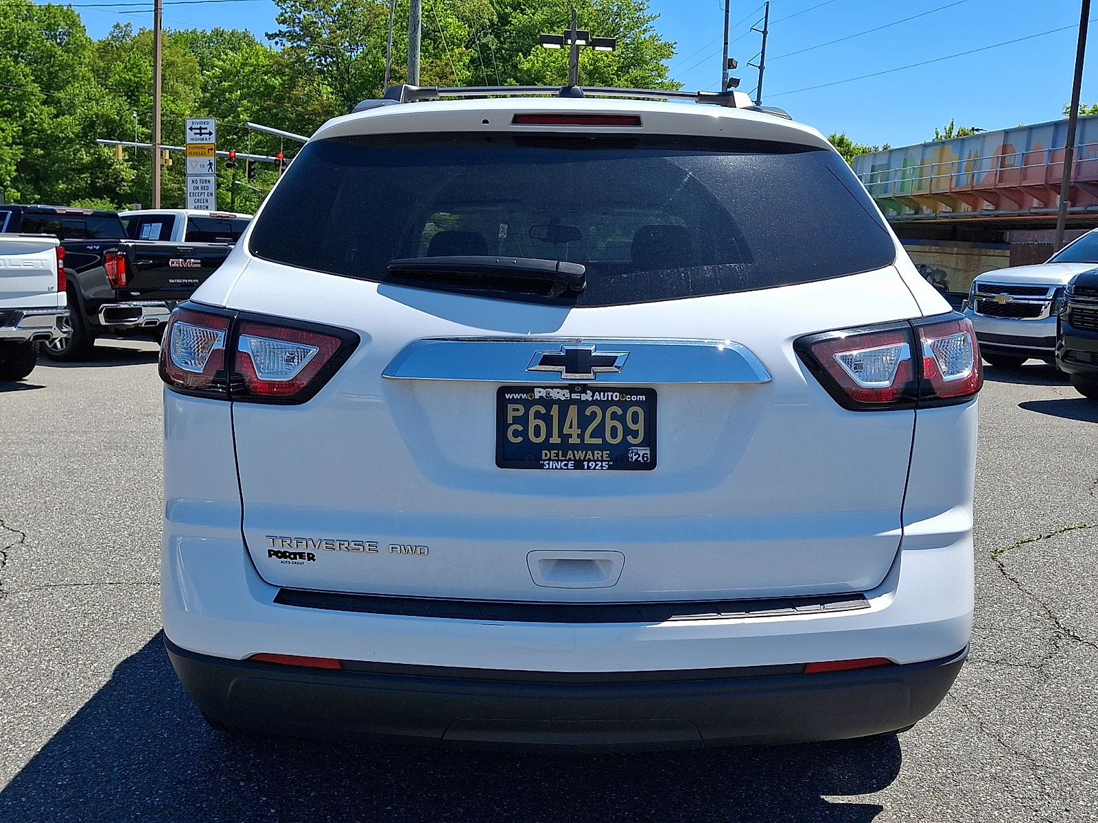 Used 2017 Chevrolet Traverse LS w/ LPO, 'HIT The Road' Package AWD/4WD image 5