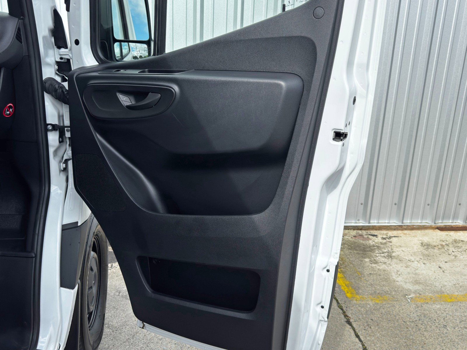 Used 2023 Mercedes-Benz Sprinter 1500 image 35