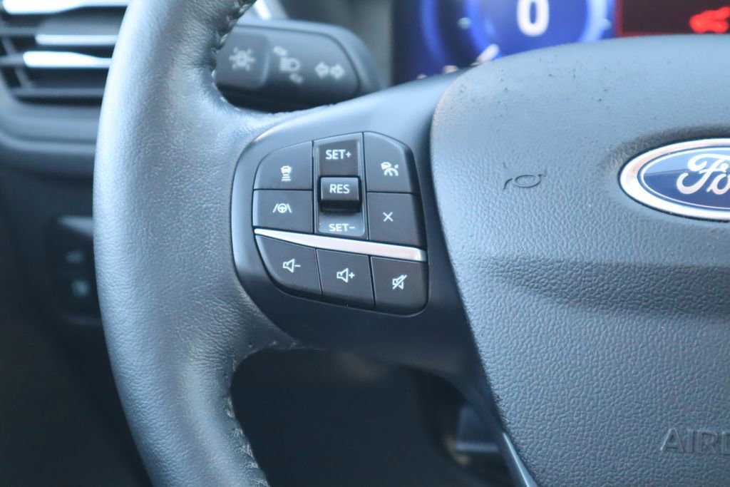 Used 2020 Ford Escape Titanium image 11