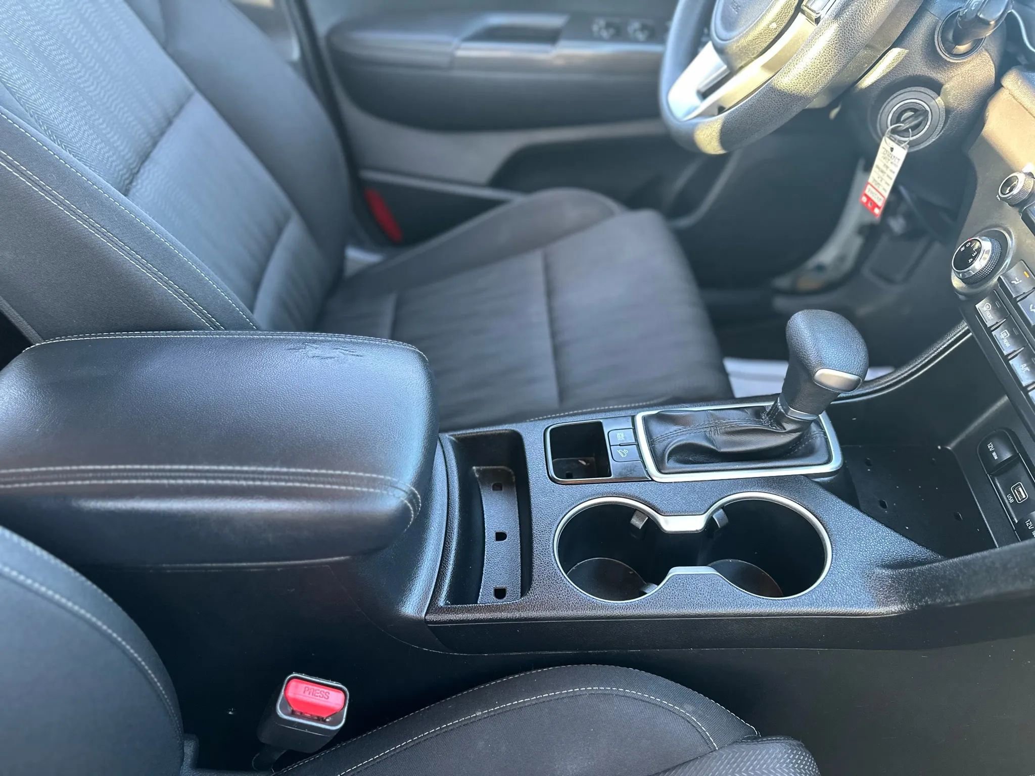 Used 2020 Kia Sportage LX image 21