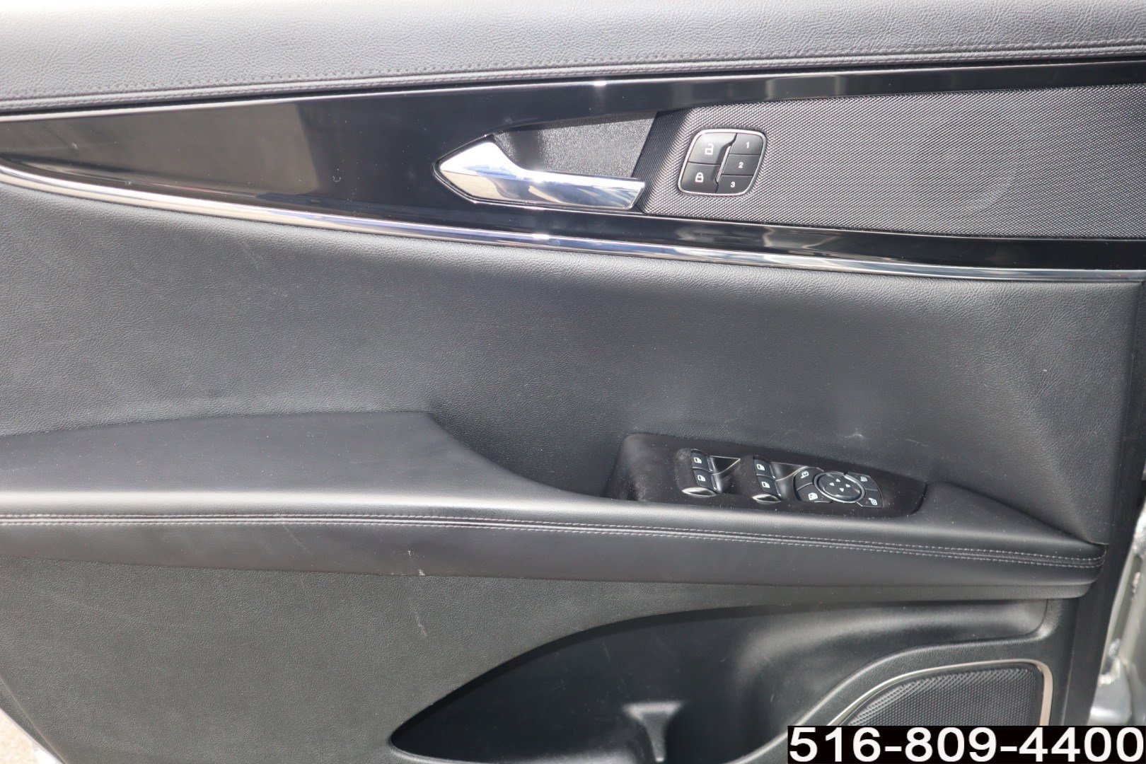 Used 2023 Lincoln Nautilus Reserve image 14