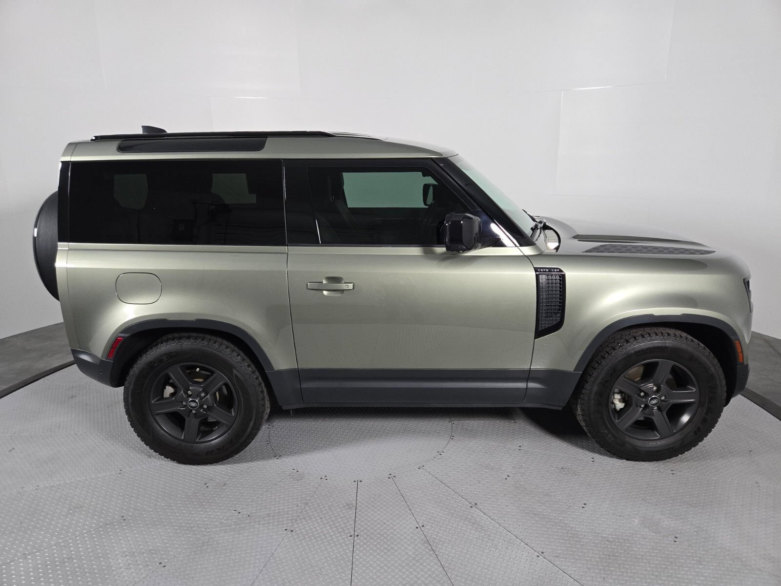 Used 2023 Land Rover Defender 90 S AWD/4WD image 6