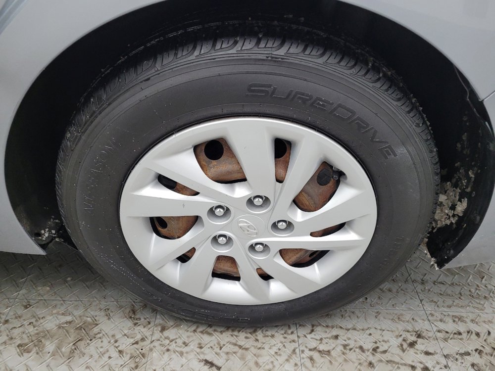 Used 2017 Hyundai Elantra SE image 31