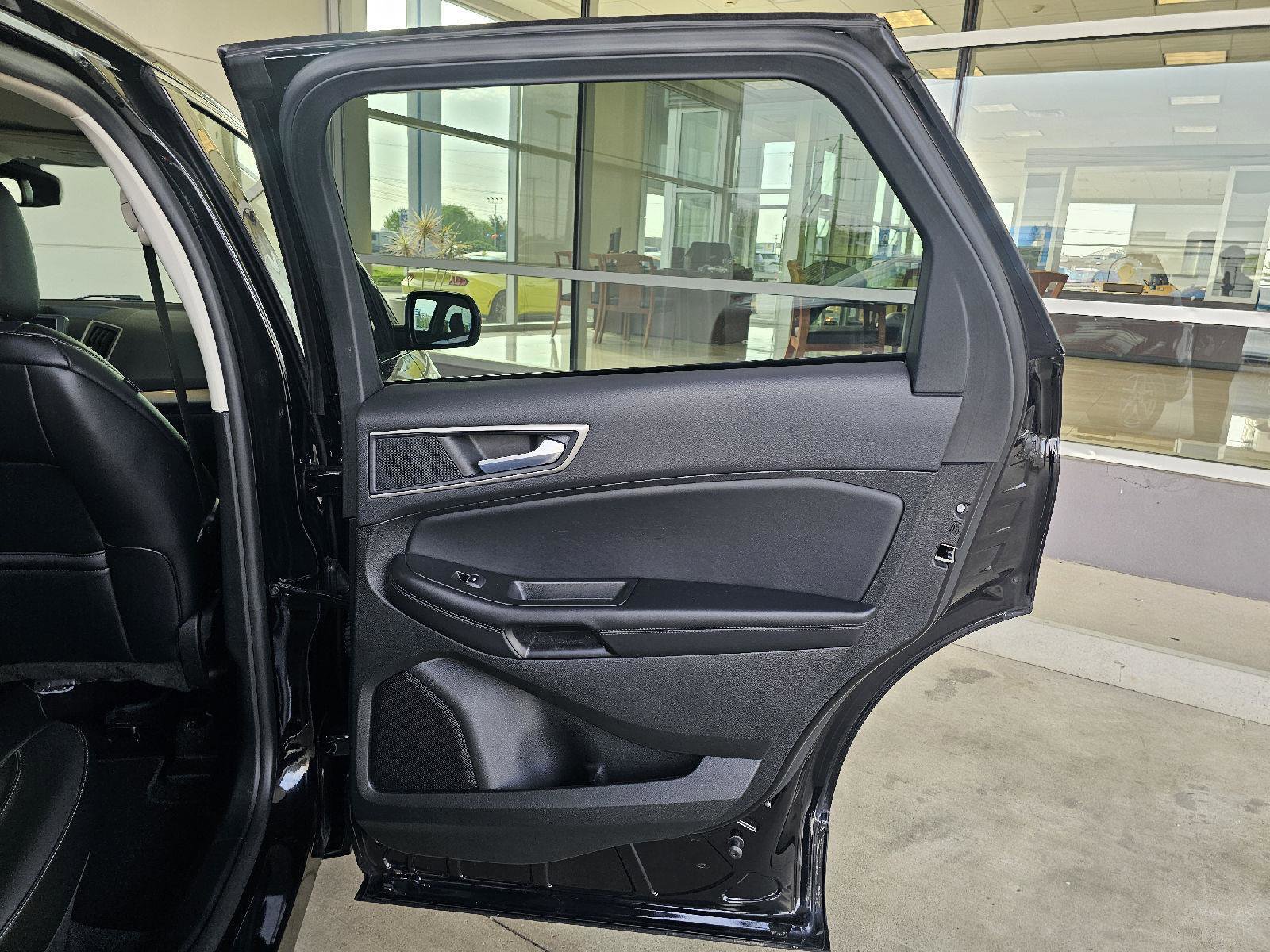 Used 2023 Ford Edge SEL w/ Convenience Package AWD/4WD image 13