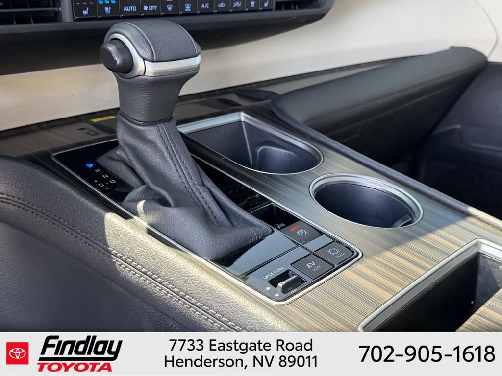 Certified 2024 Toyota Sienna Platinum AWD/4WD image 28