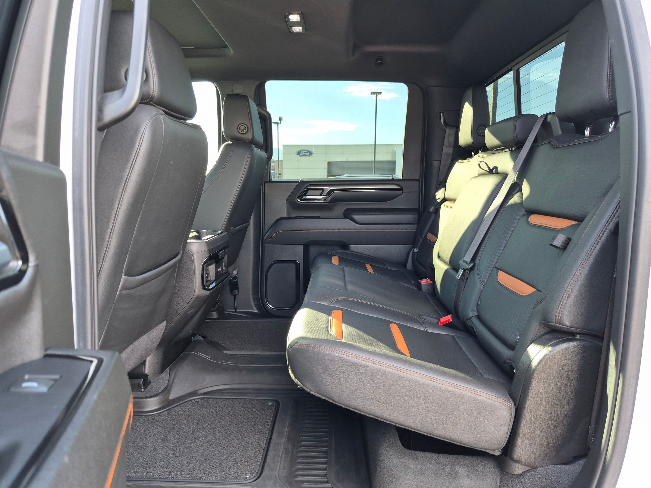 Used 2024 GMC Sierra 3500 AT4 w/ Technology Package AWD/4WD image 31
