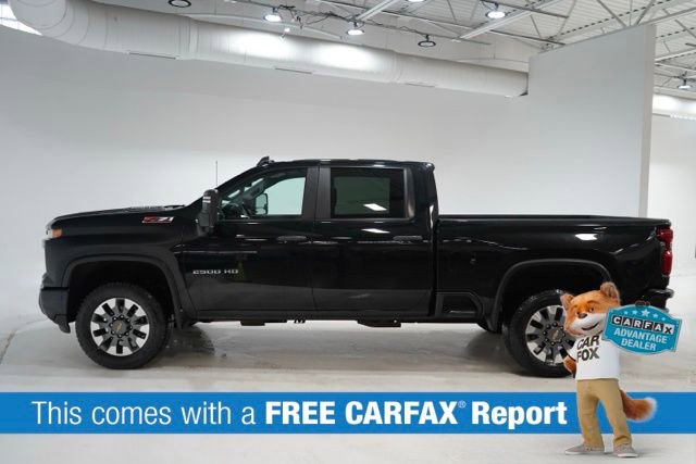 Used 2024 Chevrolet Silverado 2500 Custom w/ Custom Value Package image 2