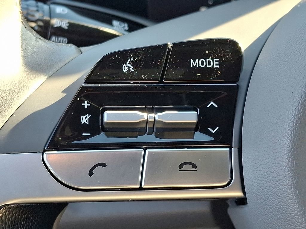 Used 2023 Hyundai Elantra SEL w/ Convenience Package image 22