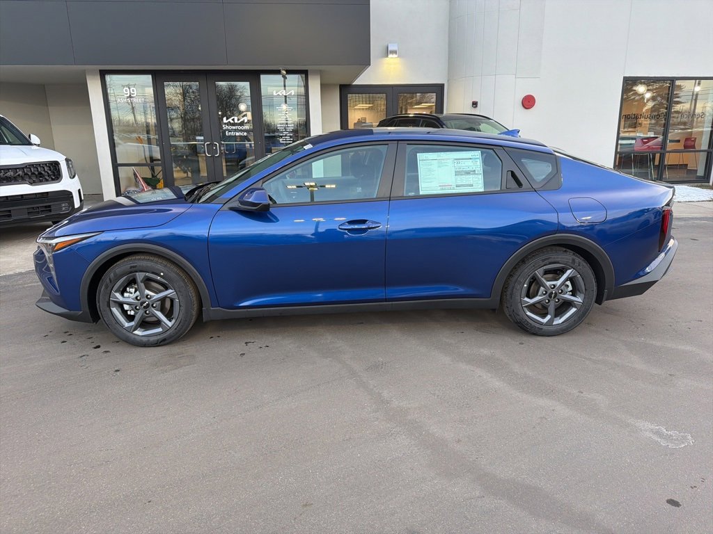 New 2025 Kia K4 LXS image 2