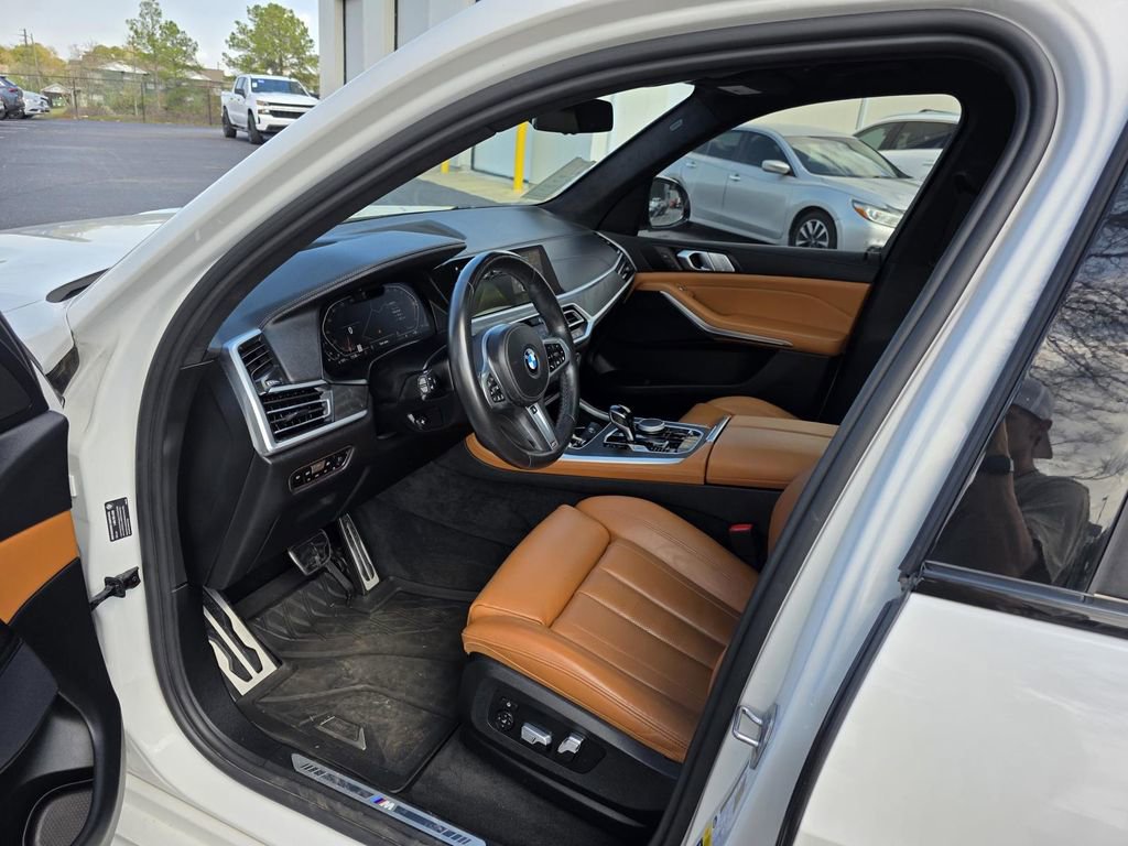 Used 2022 BMW X7 xDrive40i w/ M Sport Package image 23