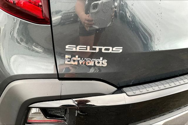 Used 2024 Kia Seltos EX FWD image 23