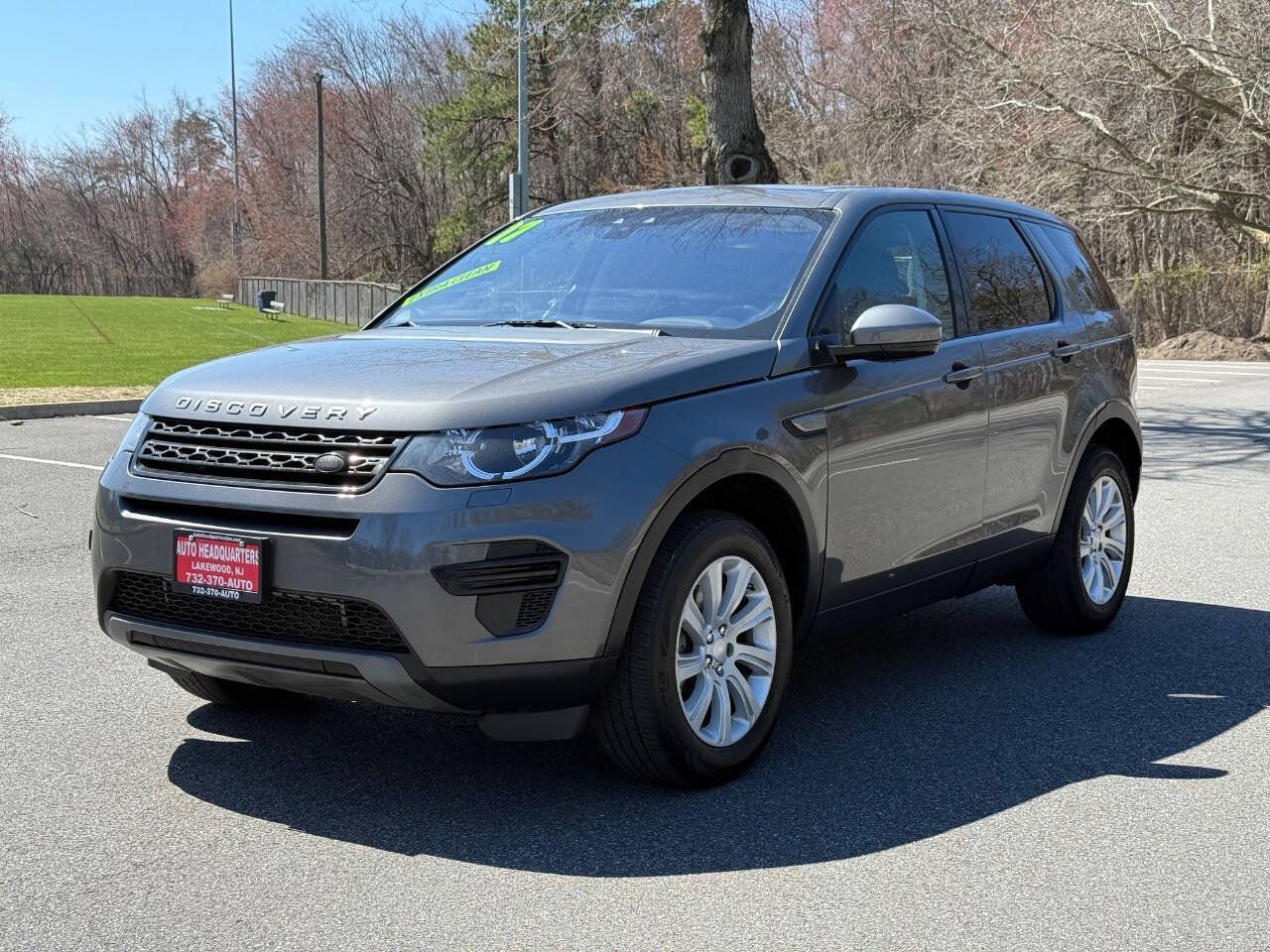Used 2017 Land Rover Discovery Sport SE AWD/4WD image 1