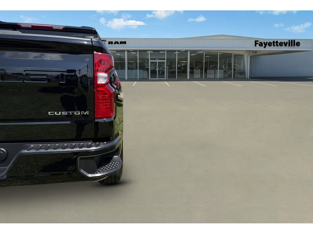 Used 2025 Chevrolet Silverado 1500 Custom image 10