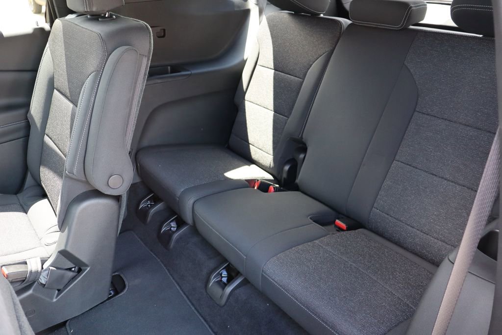 New 2025 Chevrolet Traverse LT w/ Sun and Wheel Package image 44