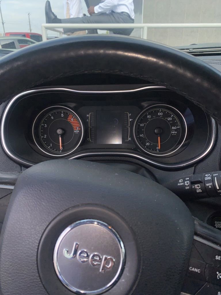 Used 2019 Jeep Cherokee Latitude Plus w/ Cold Weather Group image 6