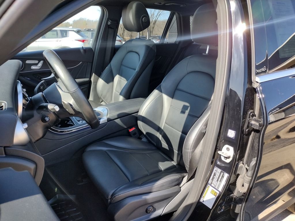 Used 2022 Mercedes-Benz GLC 300 GLC 300 image 2