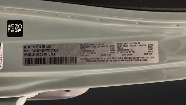 Used 2024 Jeep Wrangler Unlimited image 30