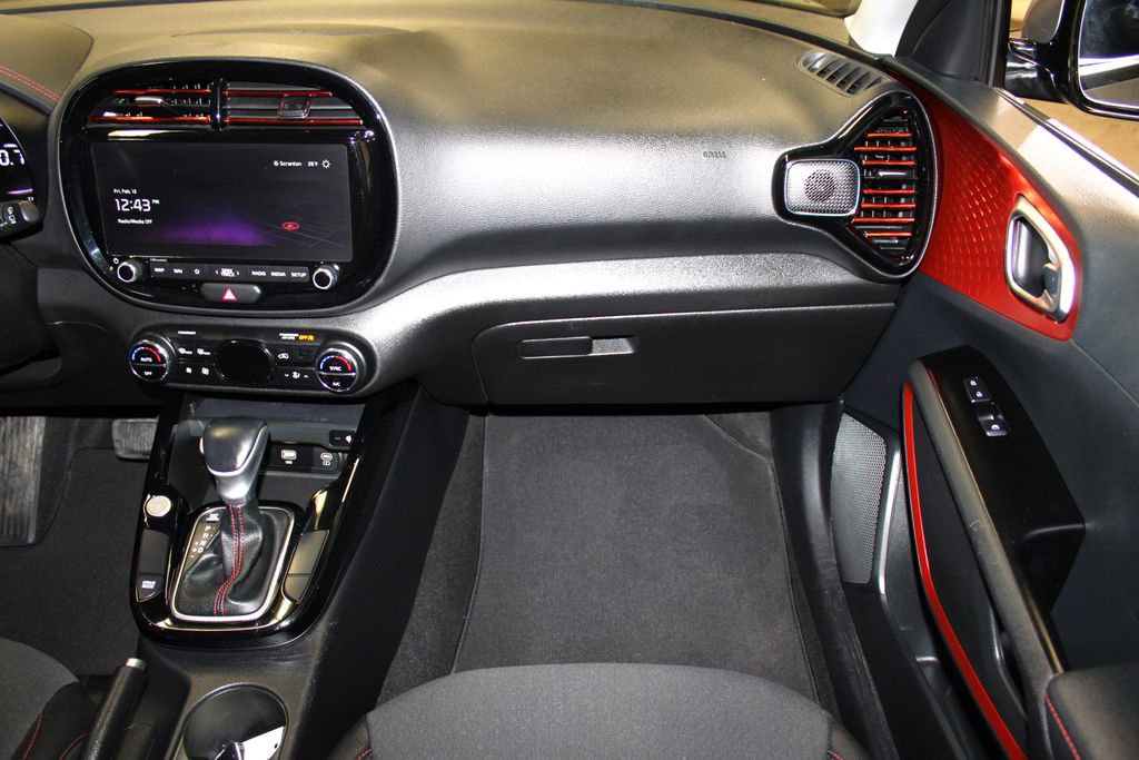 Used 2023 Kia Soul GT-Line FWD image 31