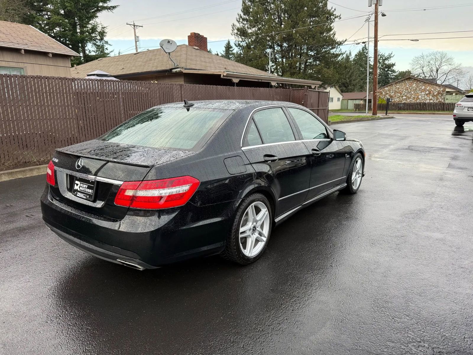 Used 2012 Mercedes-Benz E 350 Sedan image 4